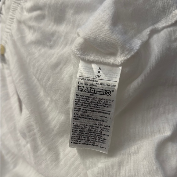 Sweet Old Navy Crisp White Puff Sleeve Blouse with Bib Collar one button Size SM - Picture 12 of 12